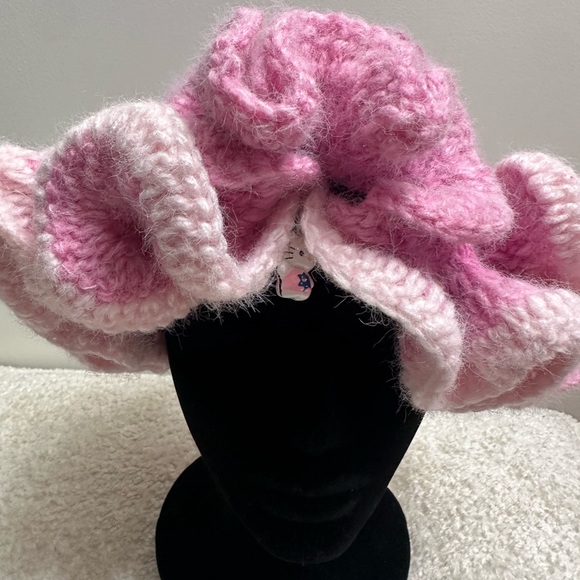 Hello Kitty Fuzzy Ruffle Hat - Picture 1 of 5